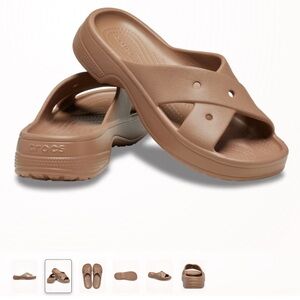 CROCS cross strap in milk chocolate